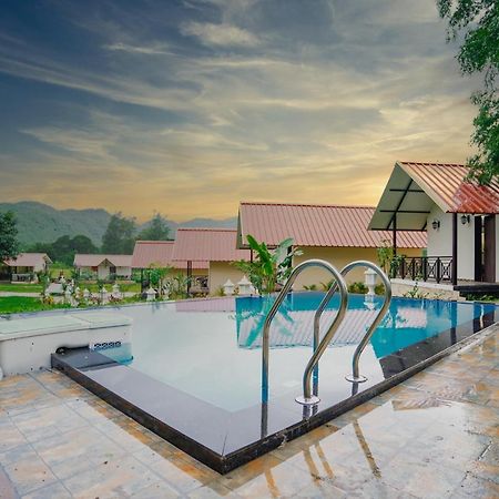 Ninad Homestays Karjat Bagian luar foto