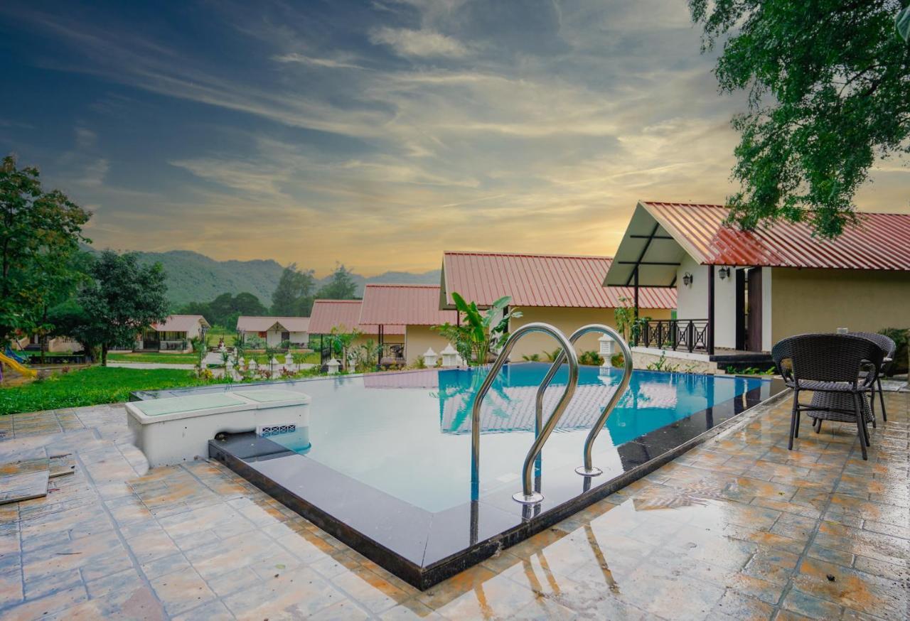 Ninad Homestays Karjat Bagian luar foto